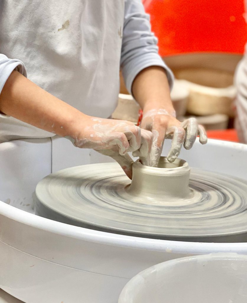 Thu Create in Clay with the Pottery wheel 16.0017.00 29th April